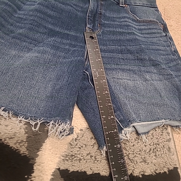 American Eagle Womens 14 Blue Denim The Dream Short Curvy Midi Distressed - Picture 5 of 12